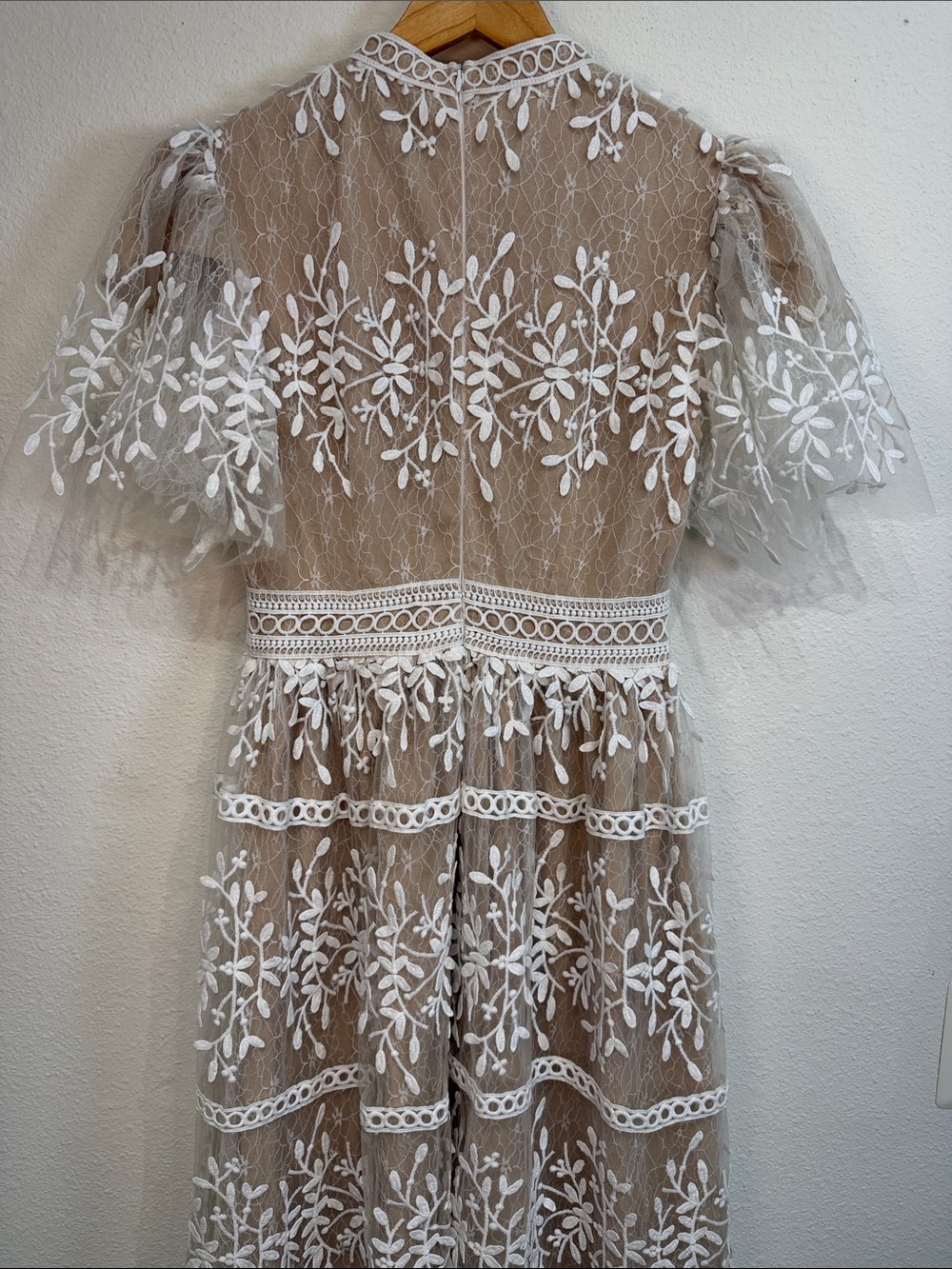 Ivy City Co Nude & White Embroidered Tulle Romantic Cottagecore size Small - Picture 4 of 11